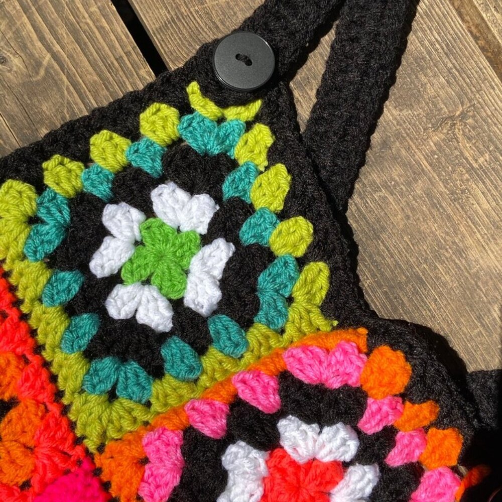 New XL Women's Handmade Crochet Granny Square Overall Shorts - Picture 5 of 6